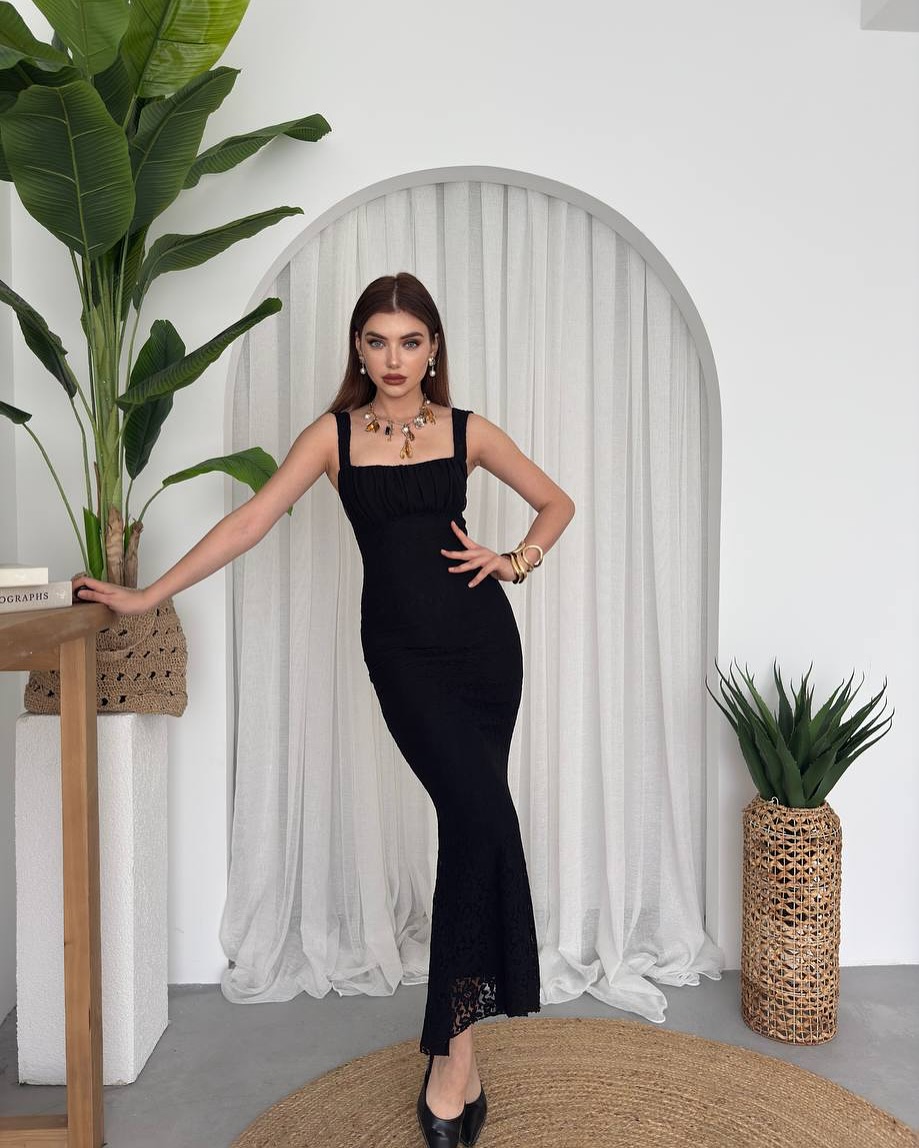 Dantel Detaylı Midi Elbise 1100₺(Sınırlı Stok)Beden- S M LŞimdi wiona.com.tr ‘ de Satışta !Ürün Kodu ; 27488